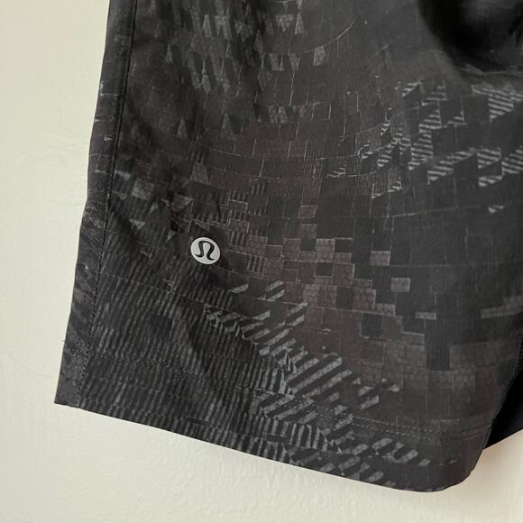 Lululemon Men’s Drawstring Shorts in Geometric Print M - Picture 5 of 8